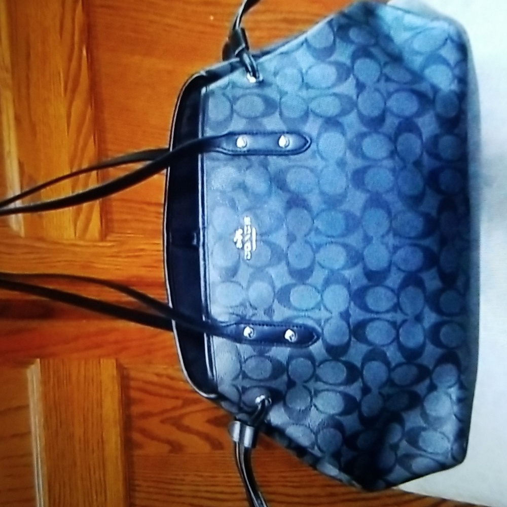 🛍Coach Signature 3 pocket Large Bag💞